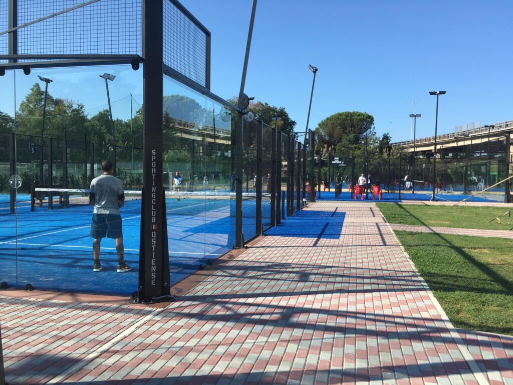 Giocare a padel a Roma